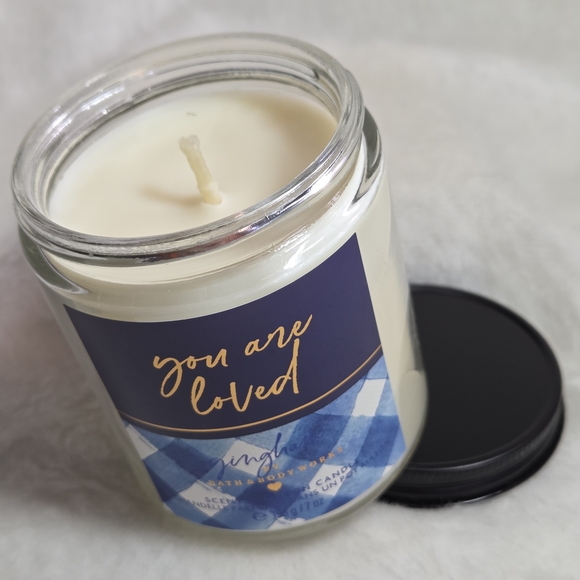 Bath & Body Works - Gingham Single Wick 7oz Candle - Picture 2 of 3